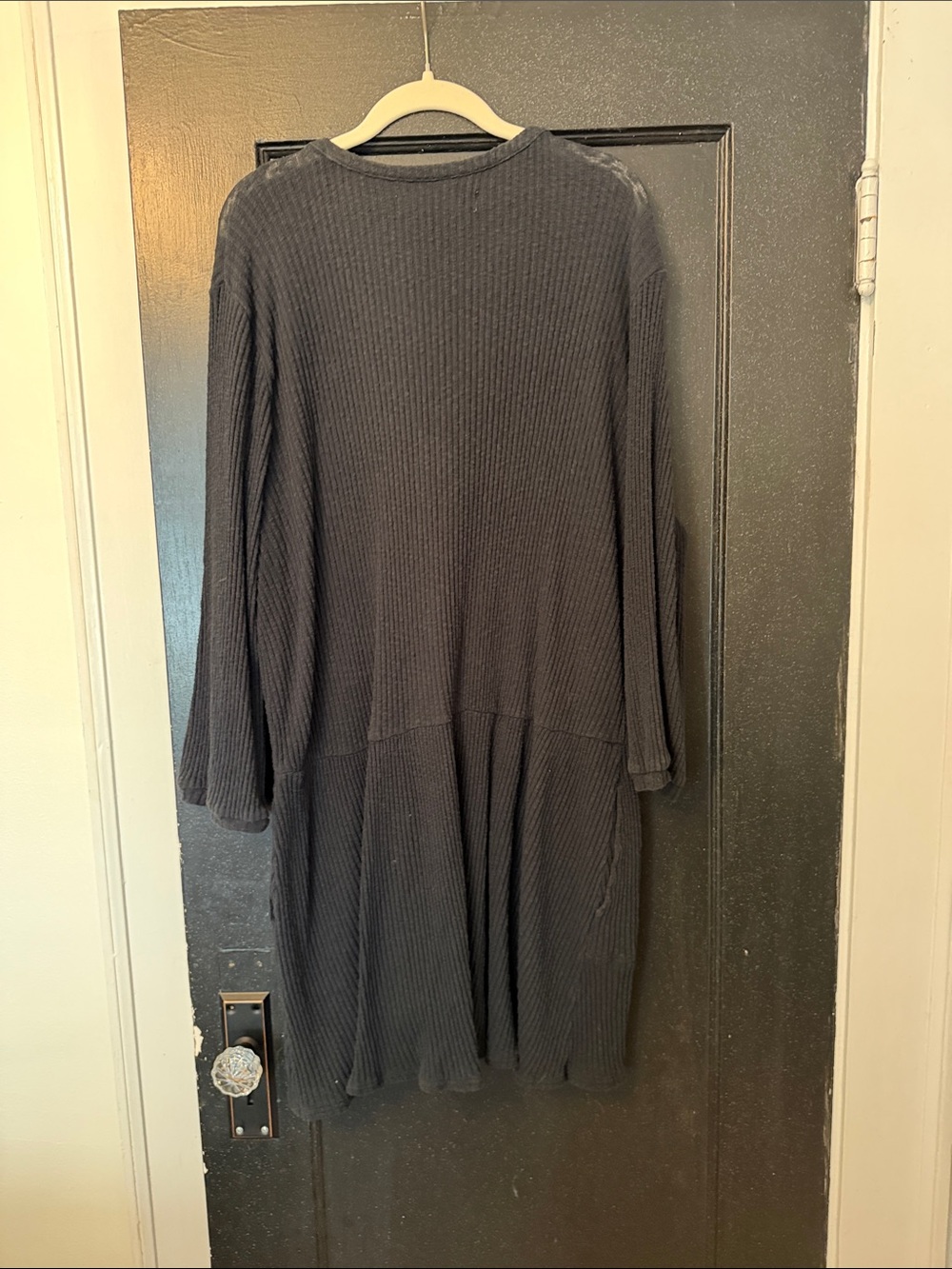 Long-Sleeve Black Button Front Ribbed Tunic - Picture 4 of 4